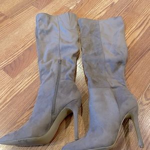 Woman’s Charles David Boots